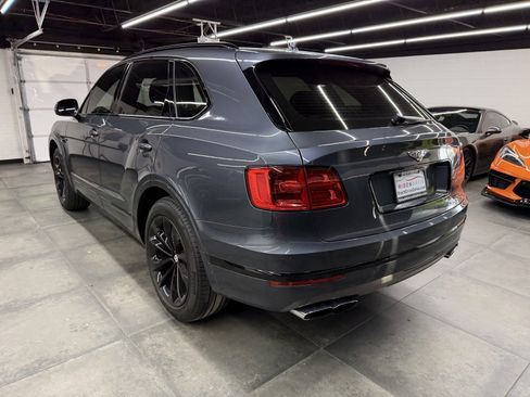 Used 2019 Bentley Bentayga image 4