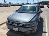Used 2018 Volkswagen Tiguan SEL Premium image 2