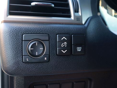 Used 2020 Lexus GX 460 Premium image 15