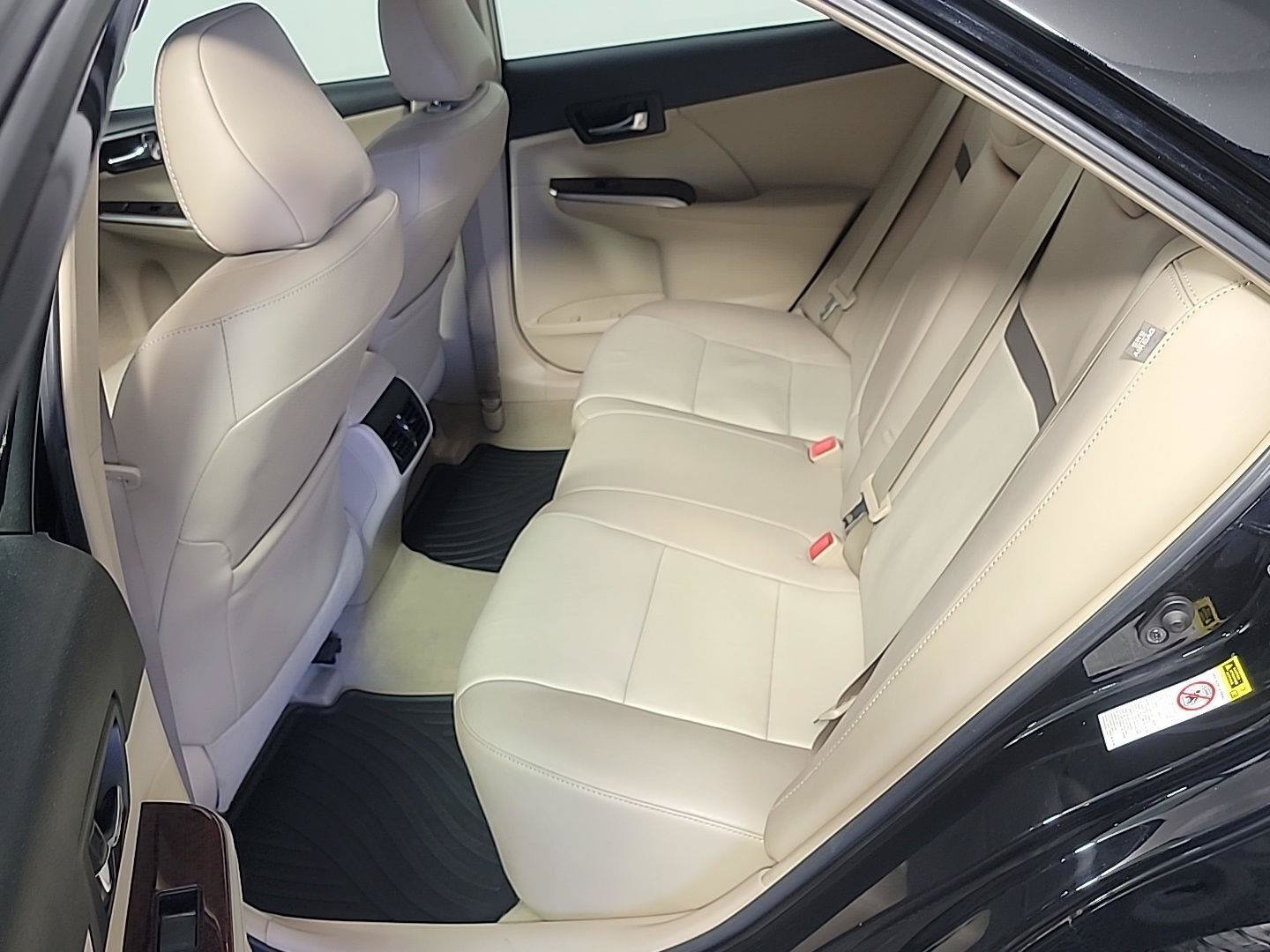 Used 2012 Toyota Camry XLE w/ Leather Pkg FWD image 16