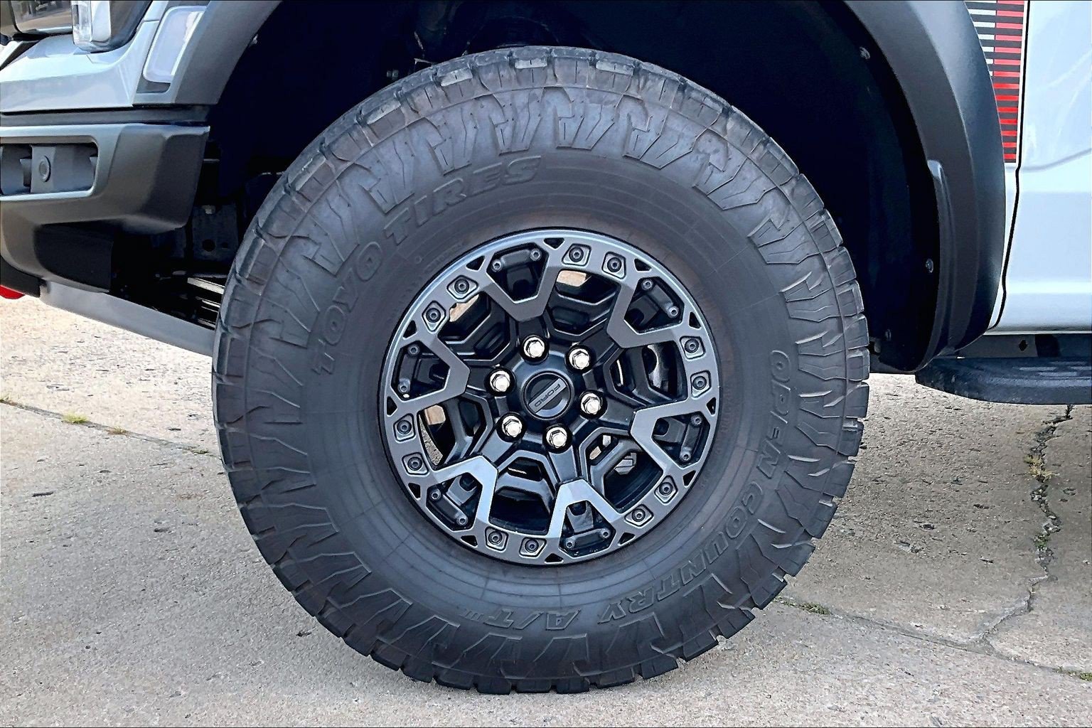 Used 2025 Ford F150 Raptor w/ Equipment Group 803A Raptor R AWD/4WD image 8