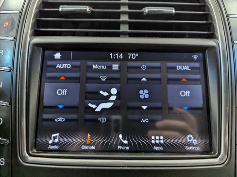 Used 2019 Lincoln Nautilus Premier AWD/4WD image 22