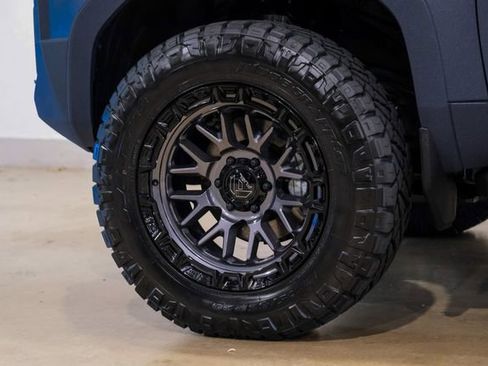 Used 2025 Toyota Land Cruiser image 74