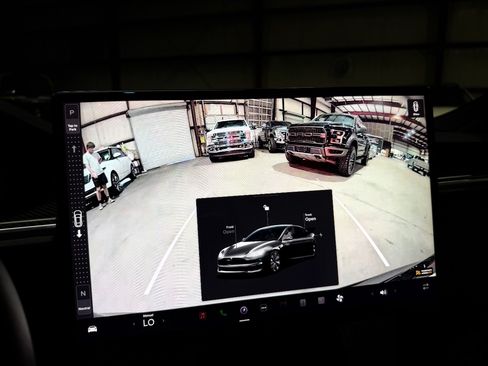 Used 2022 Tesla Model S Plaid AWD/4WD image 34