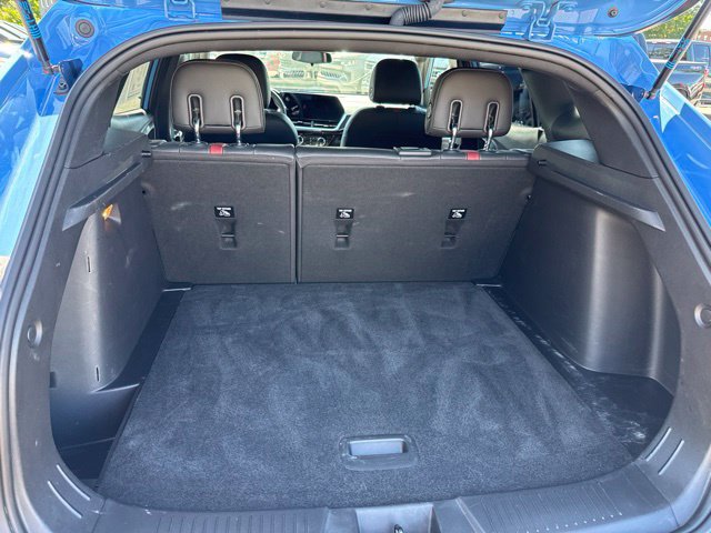 Used 2024 Chevrolet Trax RS w/ Sunroof Package FWD image 11