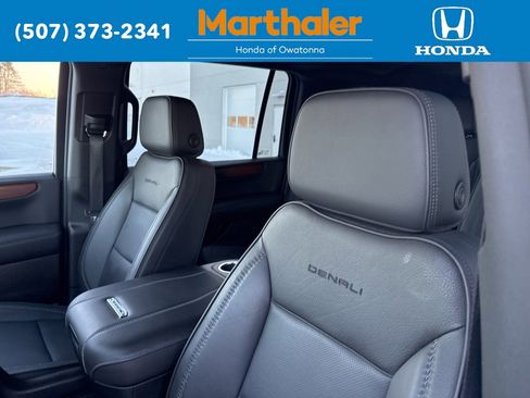 Used 2025 GMC Yukon XL Denali image 10