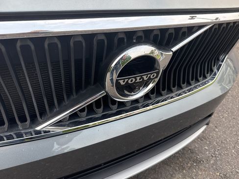 Used 2019 Volvo XC40 T5 Momentum AWD/4WD image 18