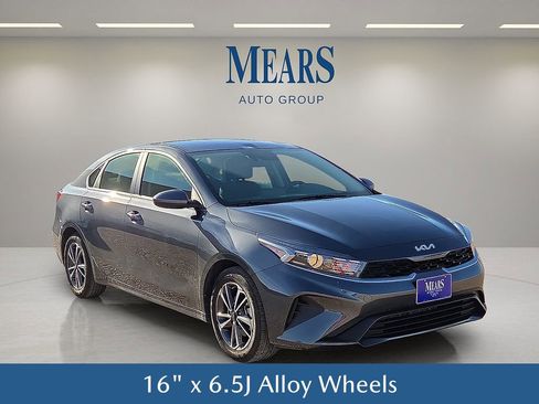 Used 2024 Kia Forte LXS image 8