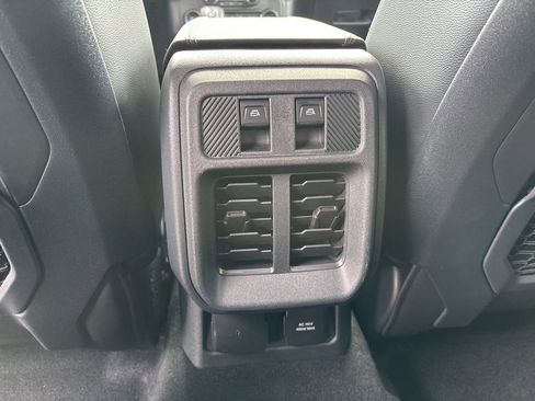 New 2025 Ford Bronco Badlands image 25