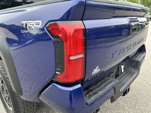 Used 2024 Toyota Tacoma TRD Off-Road AWD/4WD image 11