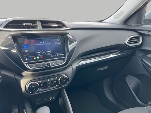 Used 2023 Chevrolet TrailBlazer LT w/ Convenience Package image 10