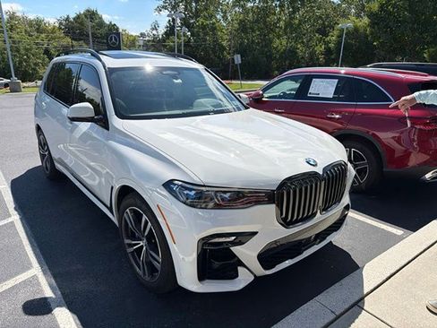 Used 2022 BMW X7 M50i AWD/4WD image 1