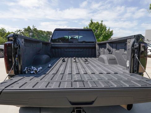 Used 2024 GMC Sierra 3500 Denali Ultimate AWD/4WD image 5