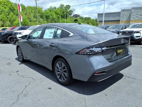 New 2026 Nissan Sentra SL FWD image 3