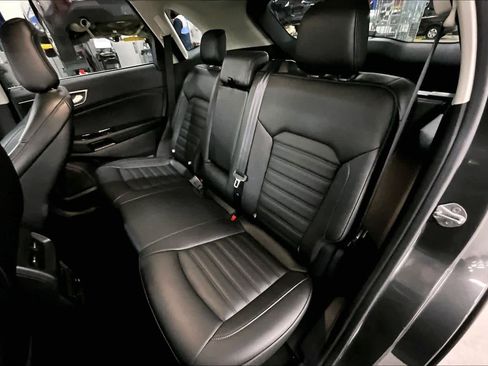 Used 2020 Ford Edge SEL w/ Convenience Package image 19