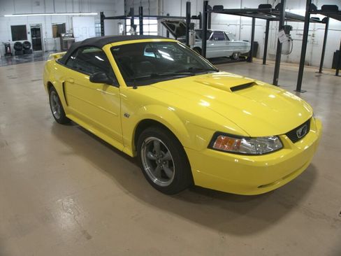 Used 2001 Ford Mustang GT RWD image 7