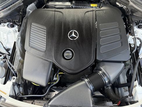 Used 2024 Mercedes-Benz GLC 300 4MATIC image 22