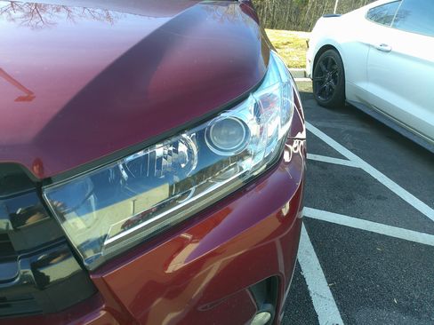 Used 2017 Toyota Highlander SE image 11