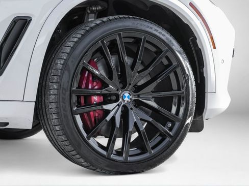 Used 2021 BMW X5 M50i image 75