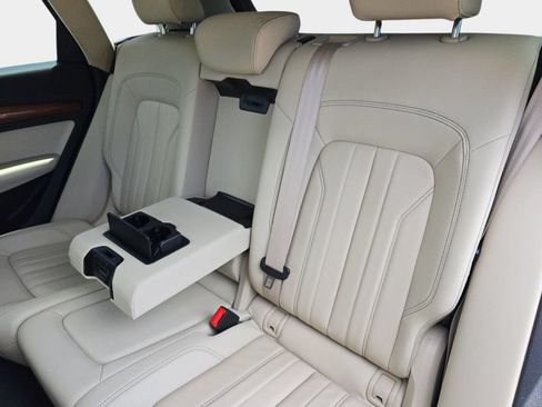 Used 2023 Audi Q5 2.0T Premium w/ Convenience Package AWD/4WD image 17
