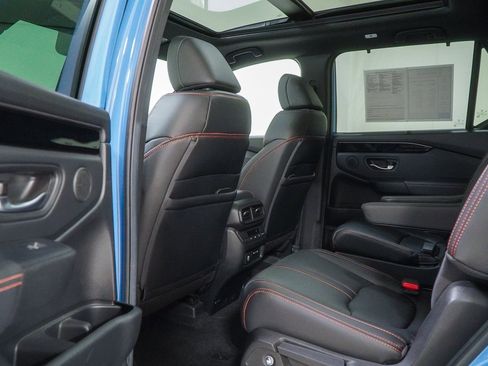 Certified 2025 Honda Pilot TrailSport image 47