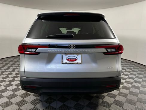 Used 2026 Toyota Grand Highlander XLE FWD image 6