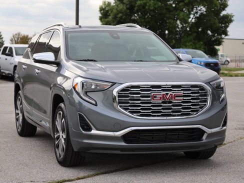 Used 2020 GMC Terrain Denali w/ Denali Premium Package image 4