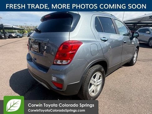 Used 2019 Chevrolet Trax LT w/ LT Convenience Package FWD image 8