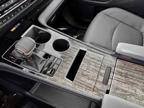 Used 2025 Toyota Sienna Platinum image 16