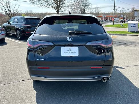 Used 2025 Honda HR-V Sport image 3