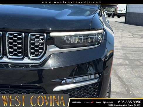 Used 2022 Jeep Grand Cherokee Summit w/ Advanced Protech Group IV AWD/4WD image 13