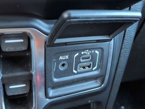 Used 2022 Jeep Wrangler Unlimited Sport image 30