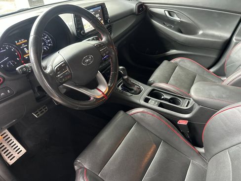 Used 2018 Hyundai Elantra GT Sport w/ Sport Tech Package 04 image 9