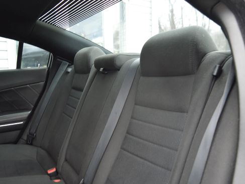 Used 2014 Dodge Charger R/T w/ Wheels & Tunes Group image 15