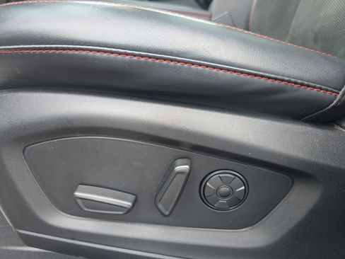 Used 2025 Ford Explorer ST image 12