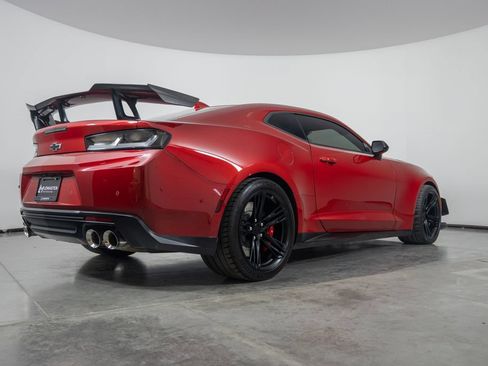Used 2018 Chevrolet Camaro ZL1 RWD image 19