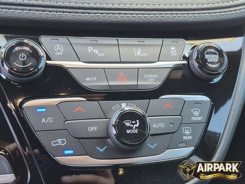 New 2027 Chrysler Pacifica Select FWD image 25