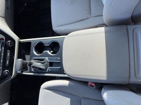 Used 2021 Kia Sedona LX FWD image 17