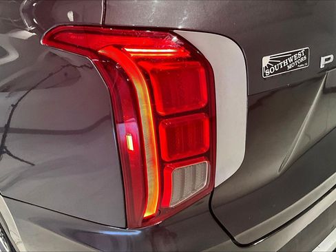 Used 2022 Hyundai Palisade SEL w/ 8P Bench Seat Package FWD image 24