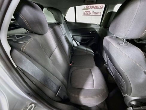 Used 2018 Chevrolet Trax LT FWD image 28