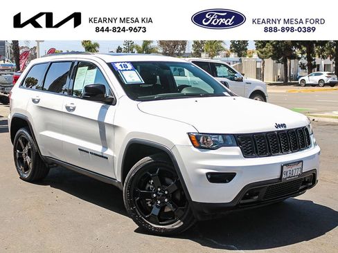 Used 2018 Jeep Grand Cherokee Laredo AWD/4WD image 1
