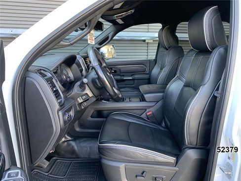 Used 2022 RAM 5500 4x4 Crew Cab image 22