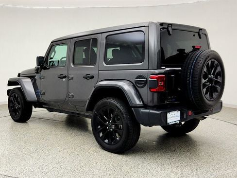 Used 2025 Jeep Wrangler Unlimited Sahara w/ Safety Group AWD/4WD image 7