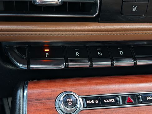 Used 2021 Lincoln Aviator Reserve w/ Equipment Group 208A AWD/4WD image 24