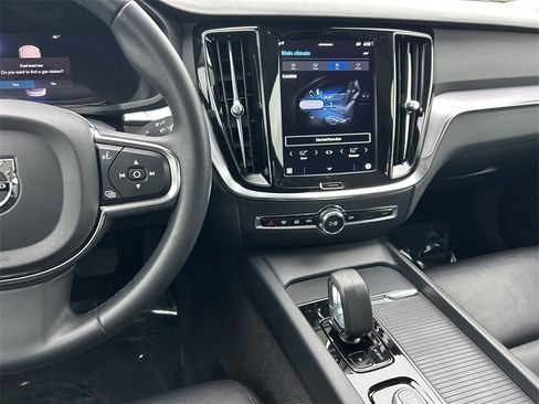 Used 2024 Volvo S60 B5 Core image 18