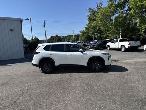 New 2026 Nissan Rogue SV AWD/4WD image 4