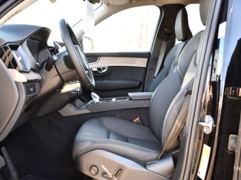 Used 2025 Volvo XC90 B5 Plus image 11