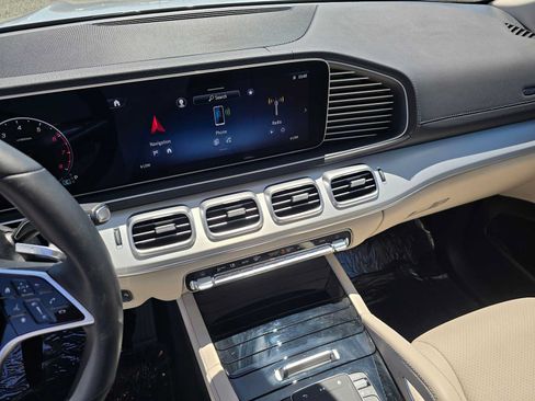 Used 2026 Mercedes-Benz GLS 450 4MATIC image 32