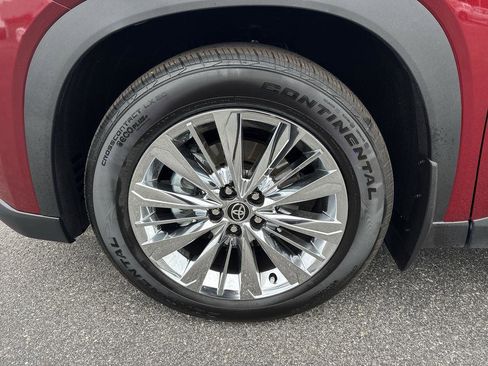 Used 2025 Toyota Grand Highlander AWD image 10