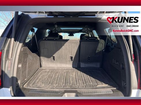 Used 2023 GMC Yukon XL AT4 image 6